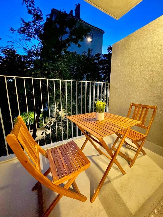 Muzeta11 - Modern Town Apartment With Balcony Wien Exterior foto